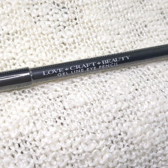 LOVE•CRAFT•BEAUTY Gel Line Eye Pencil in Searchlight, 1.21g/0.042oz - Picture 4 of 9